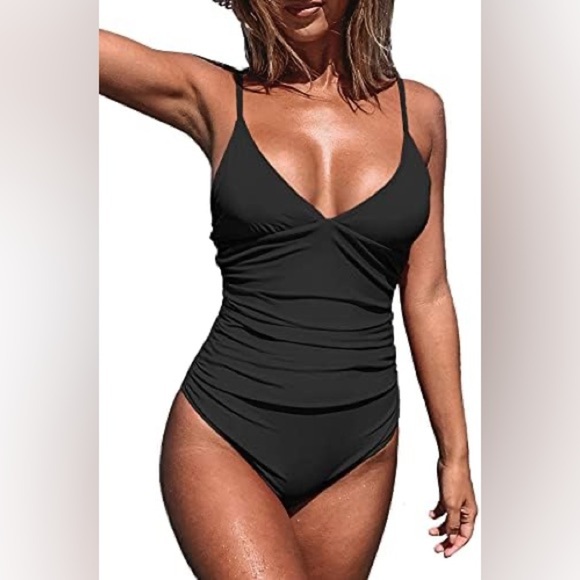 Medium Black CUPSHE Women's Shirring Design V-Neck Low Back One Piece Swimsuit - Picture 1 of 7